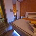 Golden Studio- Panoramic View With Terrace *