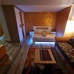 Golden Studio- Panoramic View With Terrace Boekarest