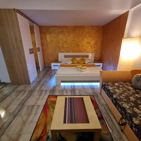 Golden Studio- Panoramic View With Terrace Appartement Boekarest