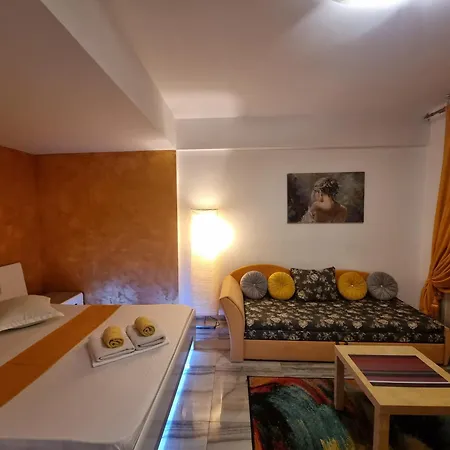 Golden Studio- Panoramic View With Terrace * בוקרשט