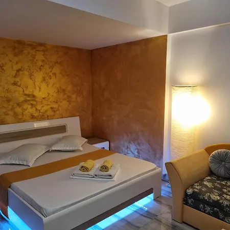 Golden Studio- Panoramic View With Terrace Apartament