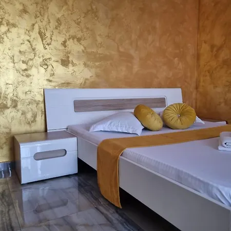 Appartamento Golden Studio- Panoramic View With Terrace Bucarest