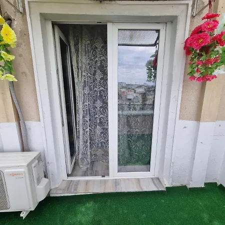 Golden Studio- Panoramic View With Terrace דירה