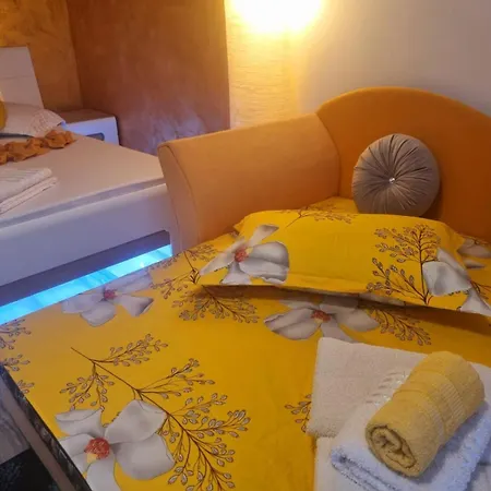 Golden Studio- Panoramic View With Terrace Apartment Bucharest
