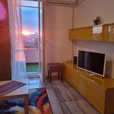 Golden Studio- Panoramic View With Terrace